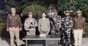 India–Nepal Border पर पाकिस्तानी वीज़ा और करेंसी के साथ एक चीनी नागरिक पकड़ा गया। एटीएस और एसएसबी ने संयुक्त चेकिंग में गिरफ्तार कर जांच शुरू की।